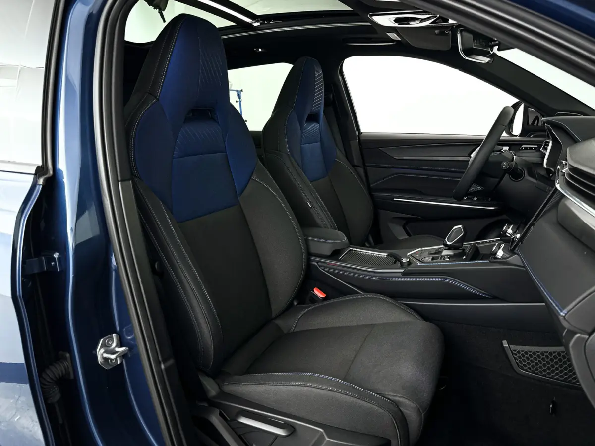 1.5 | Panoramadak | 360° Camera | Infinity audio | Blis | Stoel- en stuurverwarming | Adaptieve cruise control