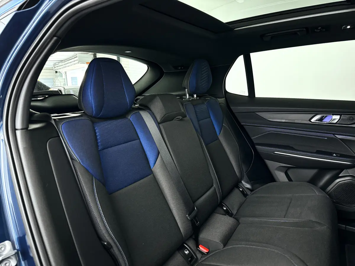 1.5 | Panoramadak | 360° Camera | Infinity audio | Blis | Stoel- en stuurverwarming | Adaptieve cruise control