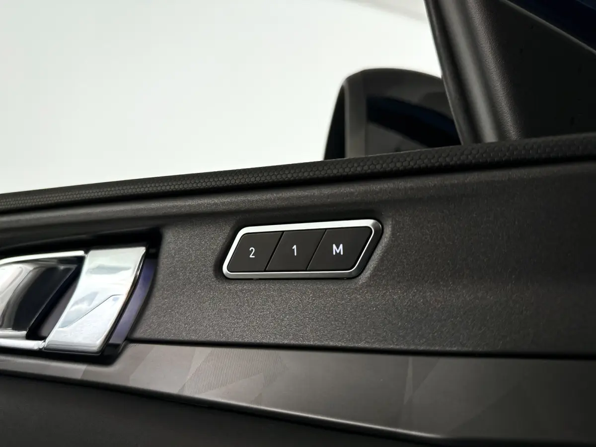 1.5 | Panoramadak | 360° Camera | Infinity audio | Blis | Stoel- en stuurverwarming | Adaptieve cruise control