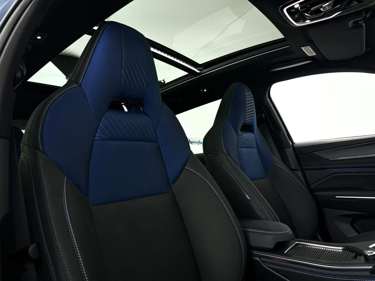 1.5 | Panoramadak | 360° Camera | Infinity audio | Blis | Stoel- en stuurverwarming | Adaptieve cruise control