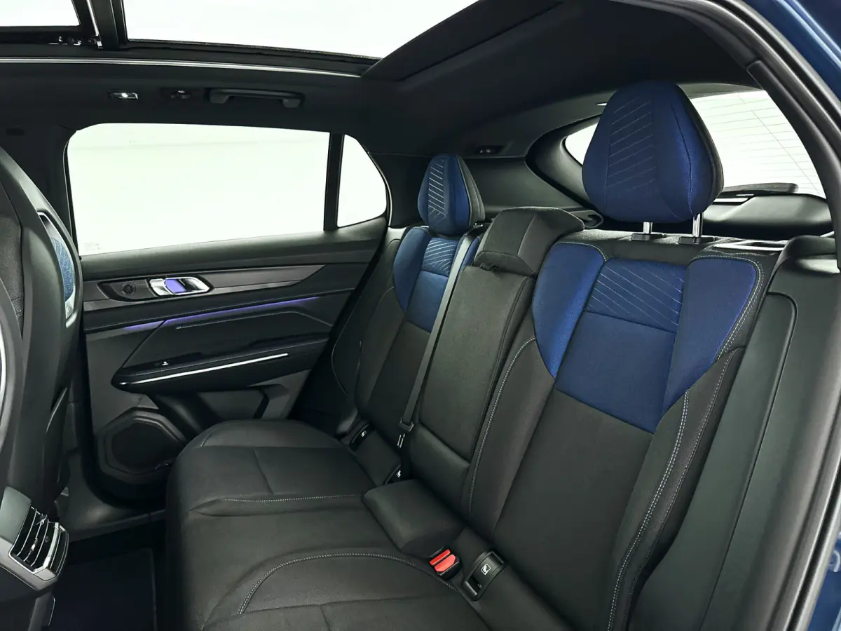1.5 | Panoramadak | 360° Camera | Infinity audio | Blis | Stoel- en stuurverwarming | Adaptieve cruise control