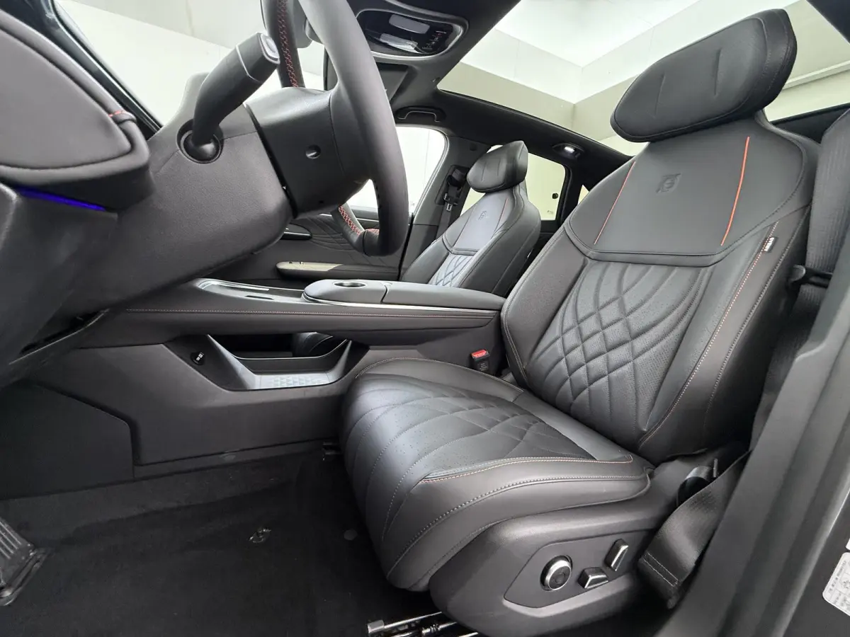 EV LHD 80kwh MAX | NIEUWE AUTO | ELEK. ACHTERKLEP | PANORAMADAK | ELEK. TREKHAAK | 360° CAMERA | FULL OPTIONS