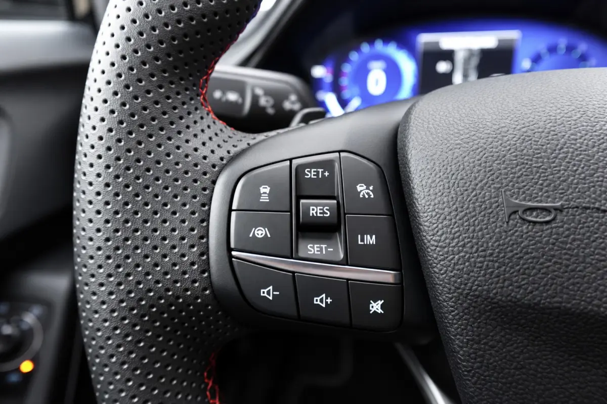 1.0 EcoBoost ST-Line X PANO B&O CAM