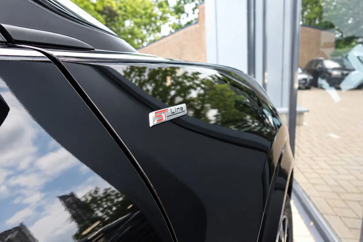 1.0 EcoBoost ST-Line X PANO B&O CAM