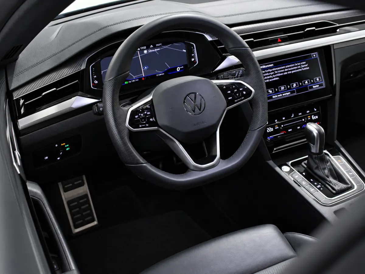 1.4 TSI eHybrid R-Line | Panoramadak | Stoelmassage | Trekhaak