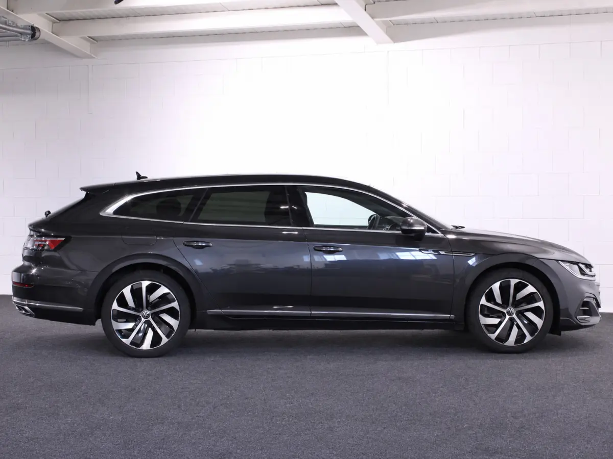1.4 TSI eHybrid R-Line | Panoramadak | Stoelmassage | Trekhaak