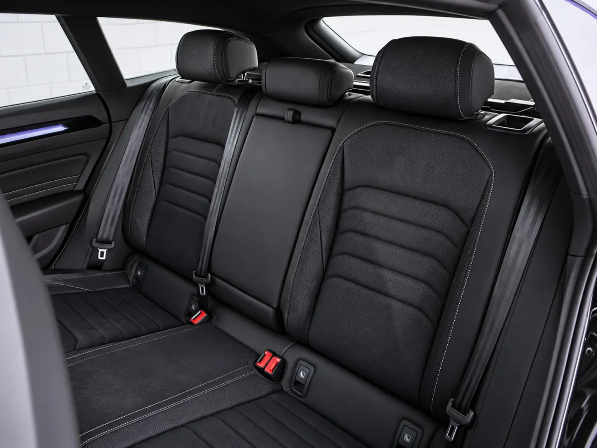 1.4 TSI eHybrid R-Line | Panoramadak | Stoelmassage | Trekhaak