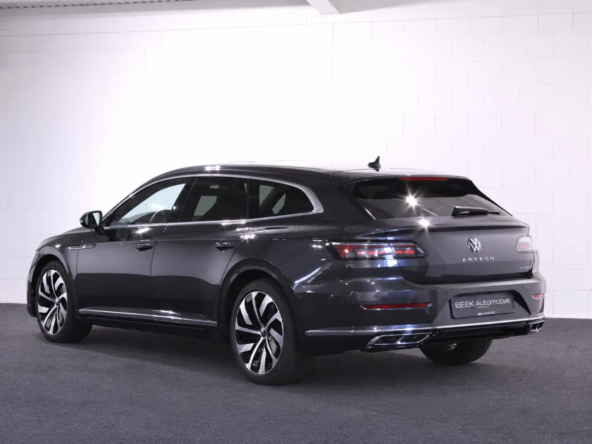 1.4 TSI eHybrid R-Line | Panoramadak | Stoelmassage | Trekhaak
