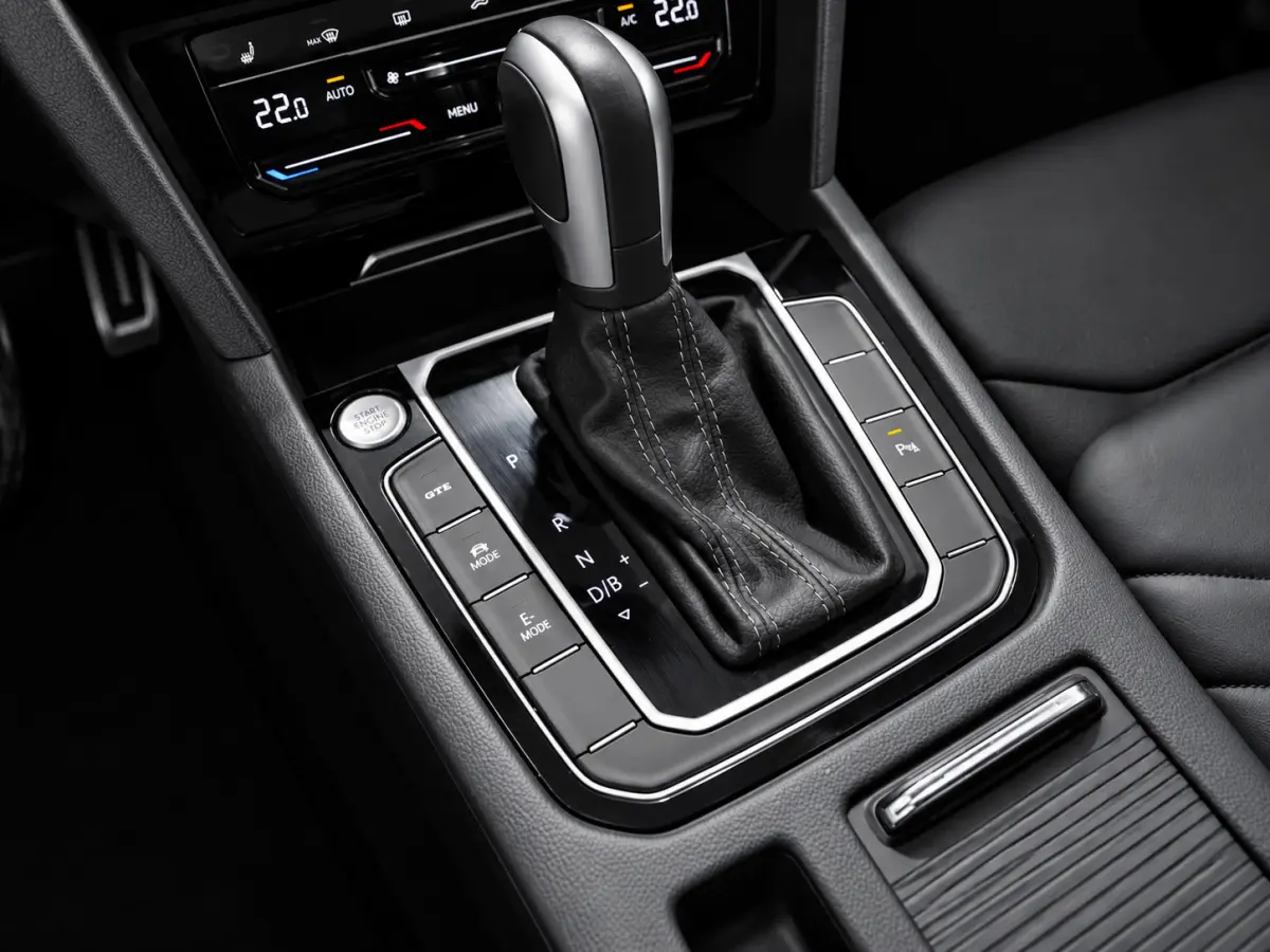 1.4 TSI eHybrid R-Line | Panoramadak | Stoelmassage | Trekhaak