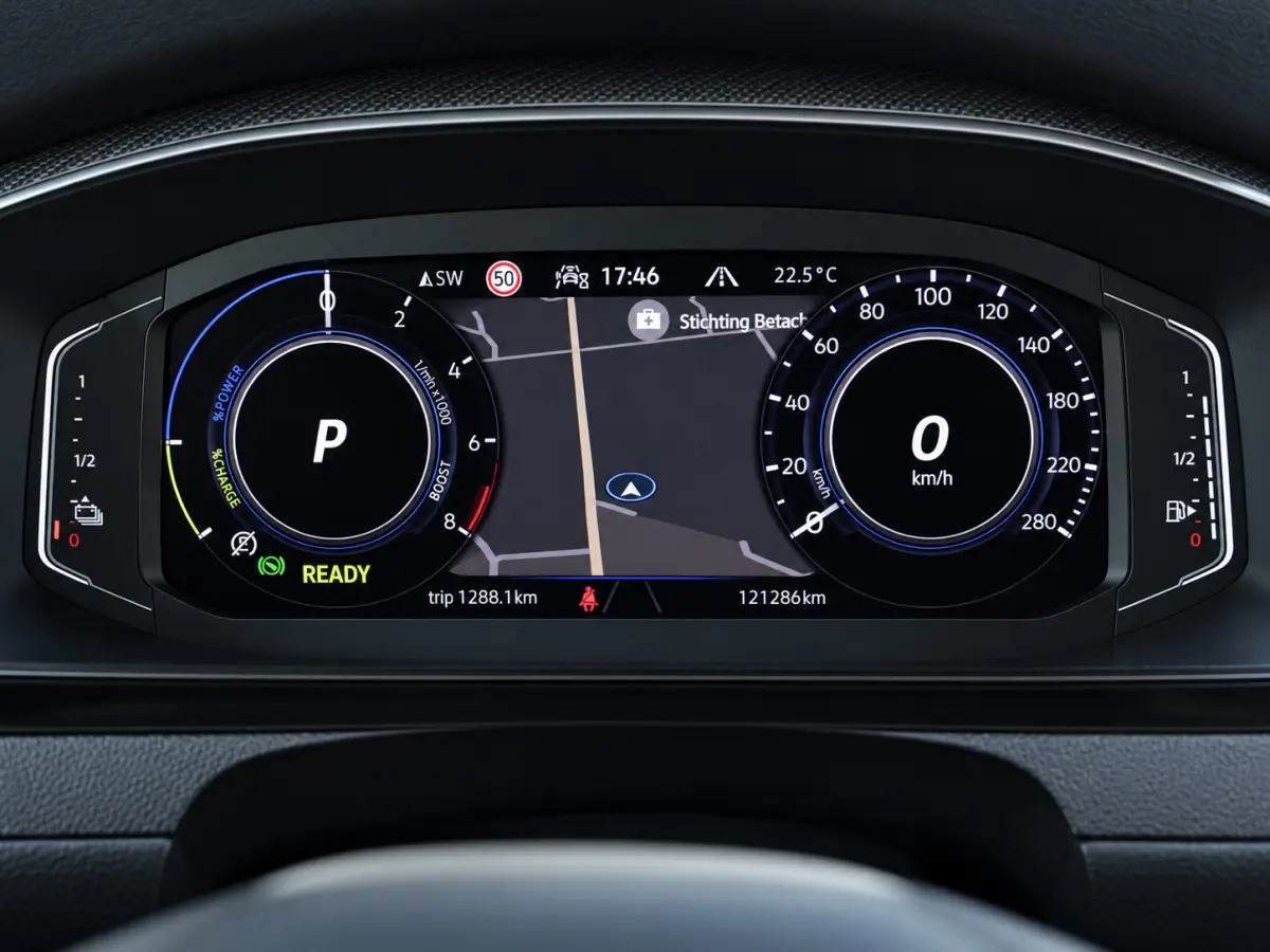 1.4 TSI eHybrid R-Line | Panoramadak | Stoelmassage | Trekhaak