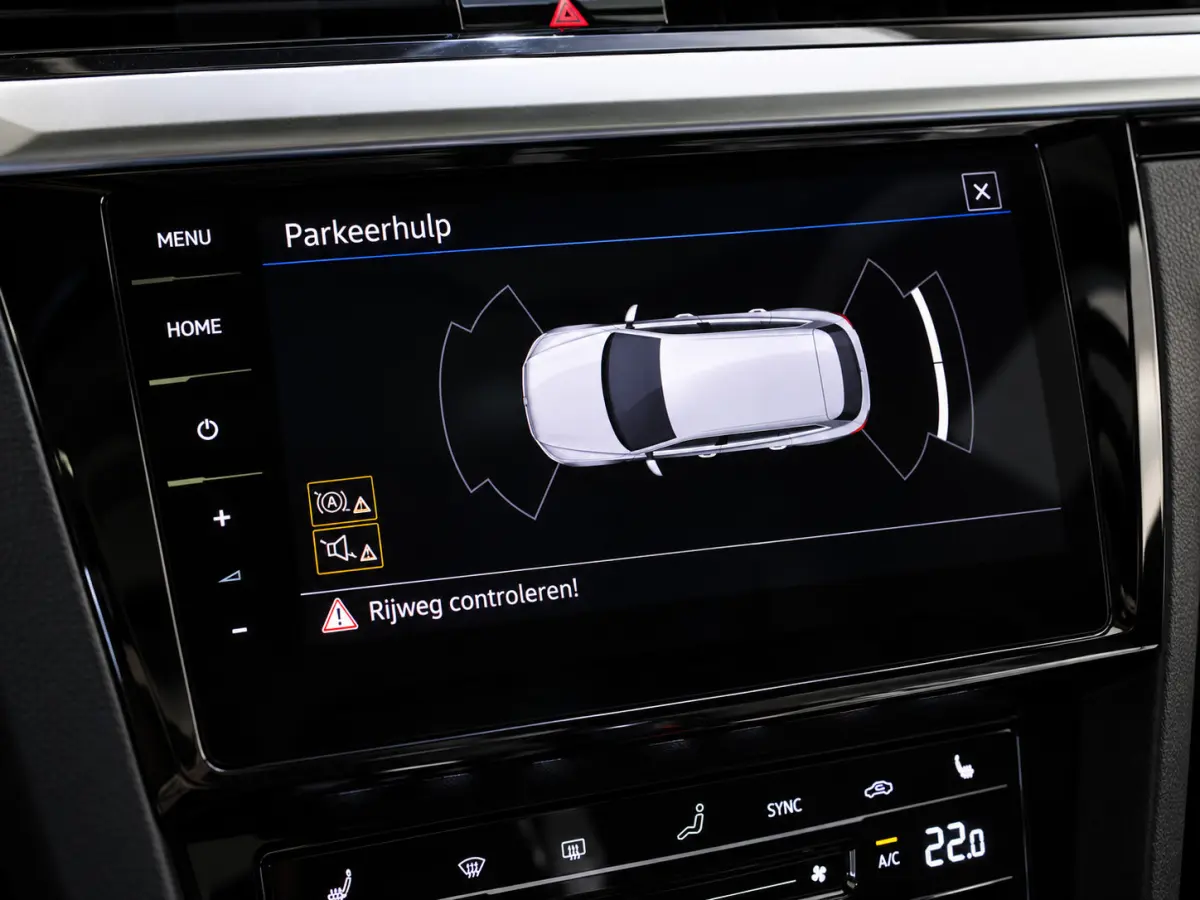 1.4 TSI eHybrid R-Line | Panoramadak | Stoelmassage | Trekhaak