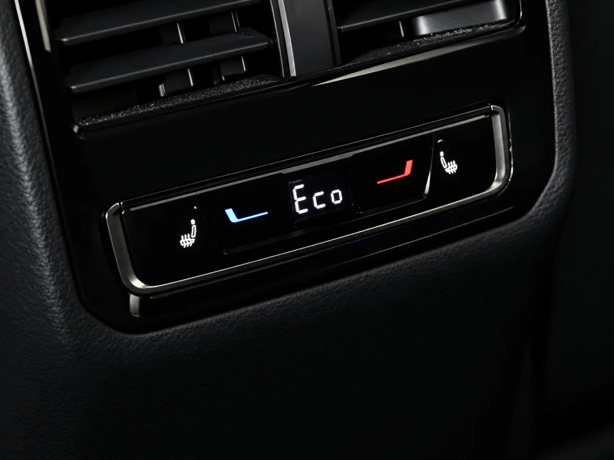 1.4 TSI eHybrid R-Line | Panoramadak | Stoelmassage | Trekhaak