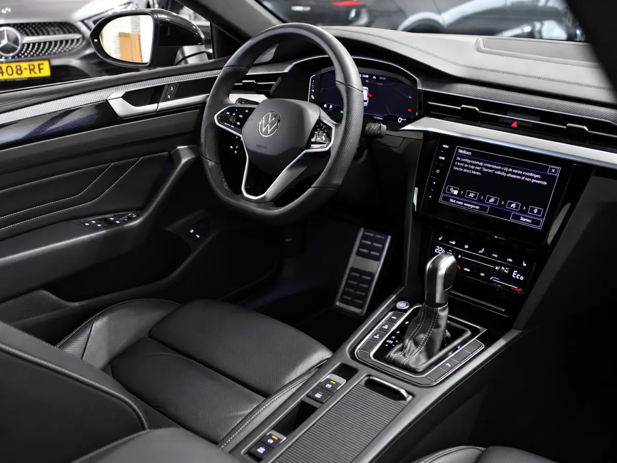 1.4 TSI eHybrid R-Line | Panoramadak | Stoelmassage | Trekhaak