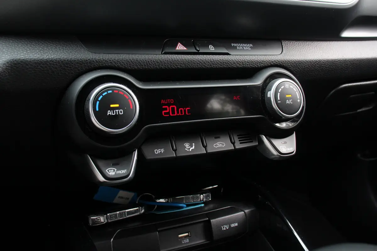 1.0 T-GDi MHEV DynamicPlusLine AUTOMAAT | CAPLAY / ANDROID AUTO | CAMERA | CRUISE CONTROL | CLIMATE CONTROL | DEALER OH!