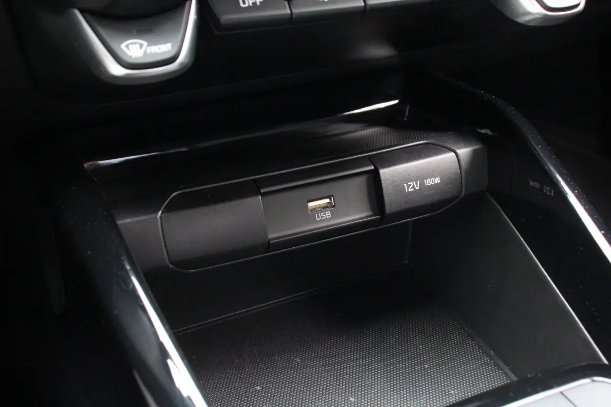 1.0 T-GDi MHEV DynamicPlusLine AUTOMAAT | CAPLAY / ANDROID AUTO | CAMERA | CRUISE CONTROL | CLIMATE CONTROL | DEALER OH!
