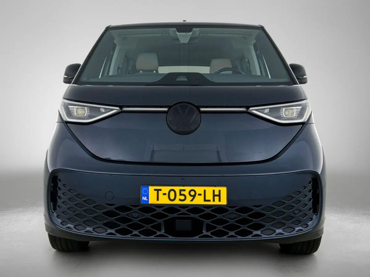 1st 77kWh | Elektrische schuifdeuren | Elektrische achterklep | Black Style | Navigatie | Stoelverwarming en Stuurwielverwarming | Trekhaak | IQ Light
