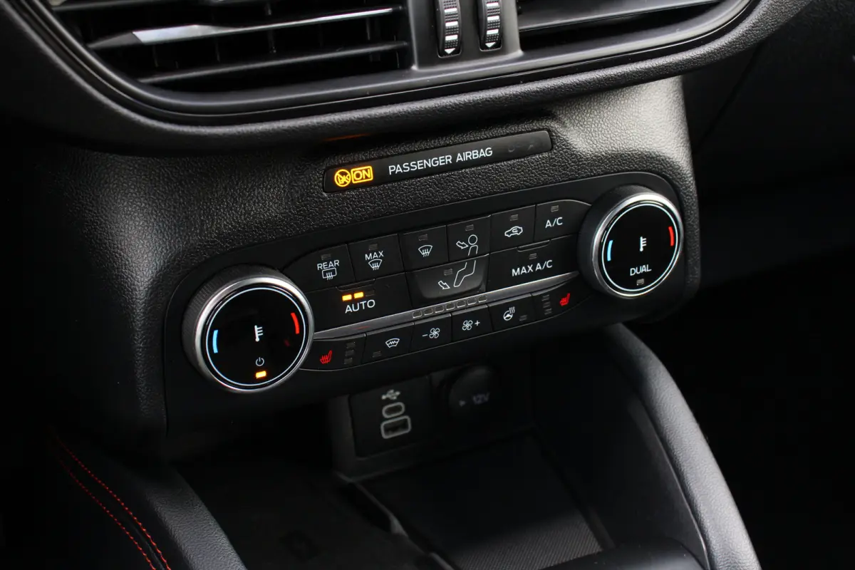 2.5 PHEV ST-Line | Achterbank verwarmd | Achteruitrijcamera | Apple Carplay/Android Auto|telefoonintegratie premium