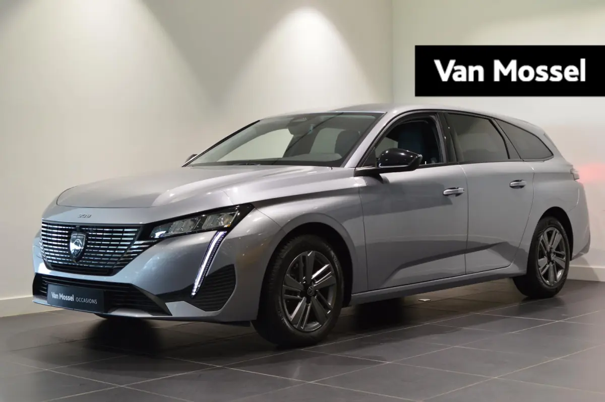 Allure | LMV | Navigatie | Parkeer sensoren | Virtual cockpit | Climate control | Half leder | Stoel verwarming | Apple carplay | Cruise control | Camera