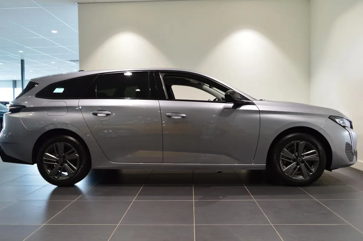 Allure | LMV | Navigatie | Parkeer sensoren | Virtual cockpit | Climate control | Half leder | Stoel verwarming | Apple carplay | Cruise control | Camera