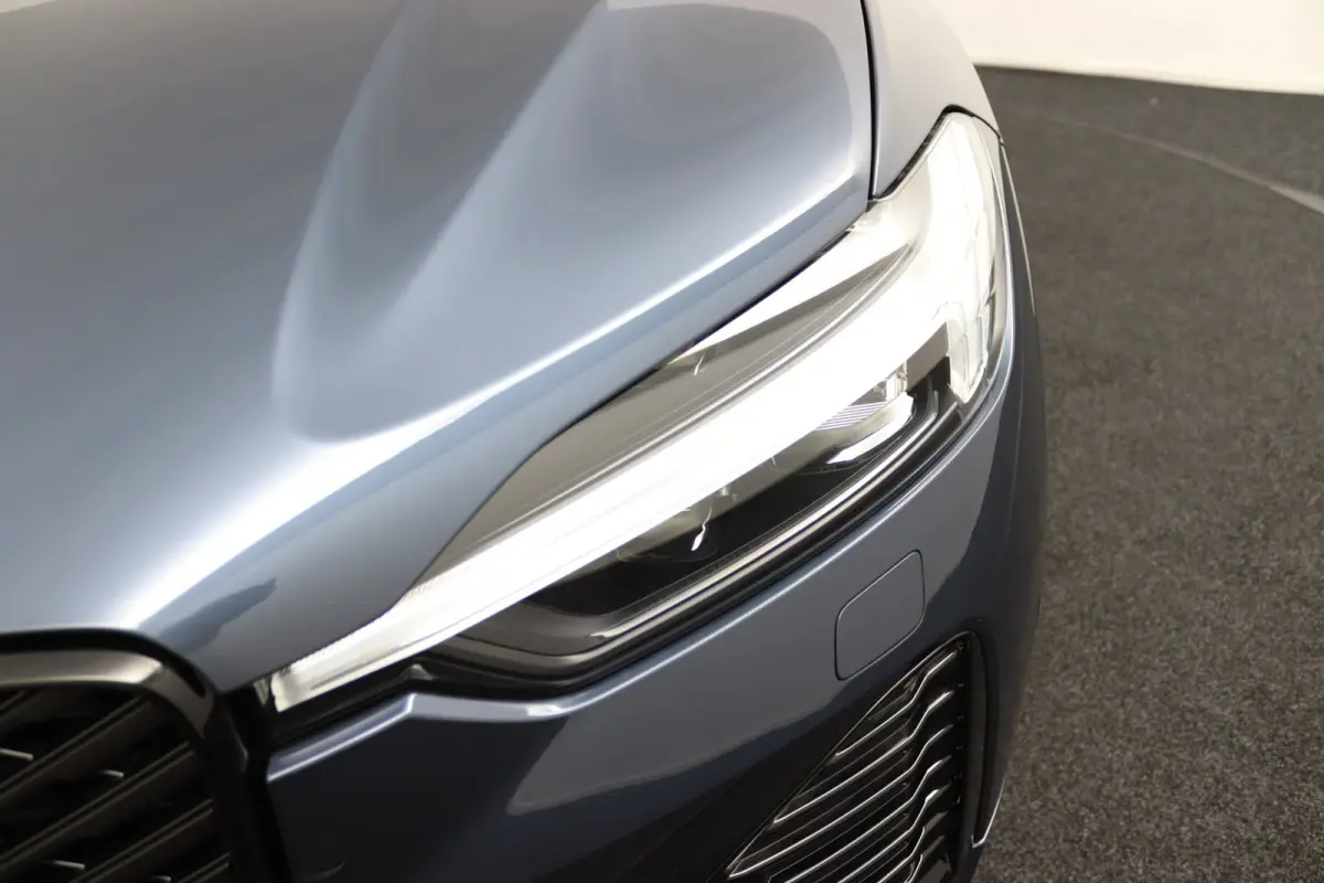T6 AWD Ultra Black Edition | SoH 100% | Luchtvering | Trekhaak | Snel Beschikbaar | Harman/Kardon |