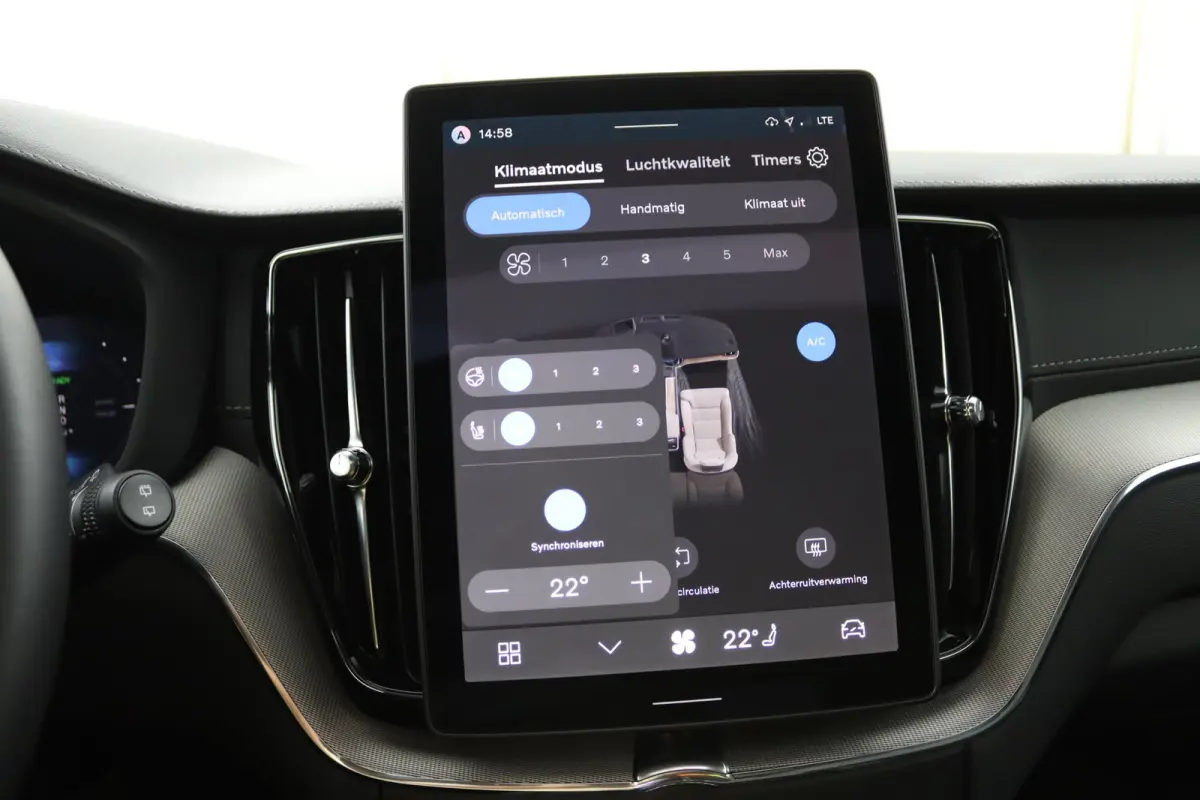 T6 AWD Ultra Black Edition | SoH 100% | Luchtvering | Trekhaak | Snel Beschikbaar | Harman/Kardon |