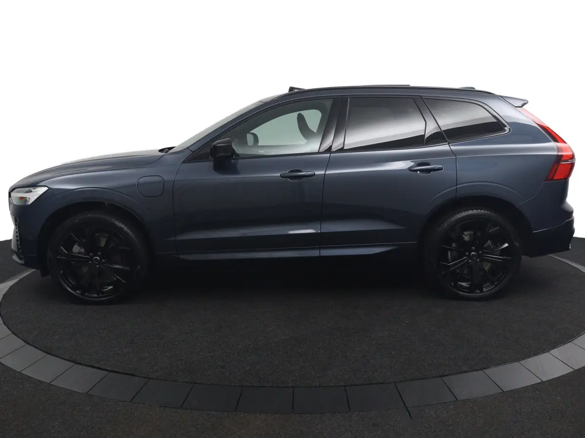 T6 AWD Ultra Black Edition | SoH 100% | Luchtvering | Trekhaak | Snel Beschikbaar | Harman/Kardon |