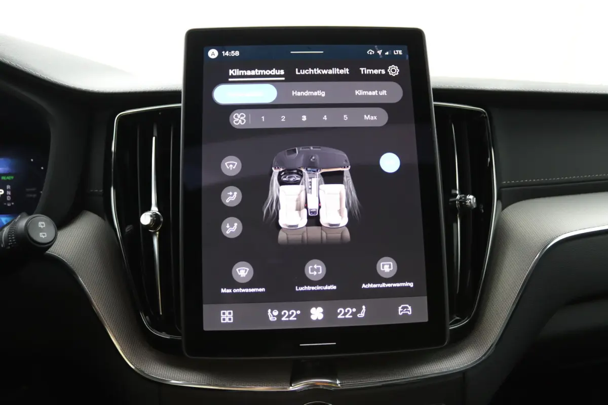 T6 AWD Ultra Black Edition | SoH 100% | Luchtvering | Trekhaak | Snel Beschikbaar | Harman/Kardon |