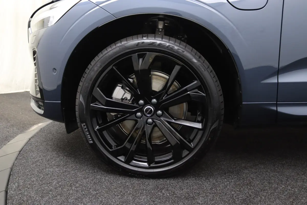 T6 AWD Ultra Black Edition | SoH 100% | Luchtvering | Trekhaak | Snel Beschikbaar | Harman/Kardon |