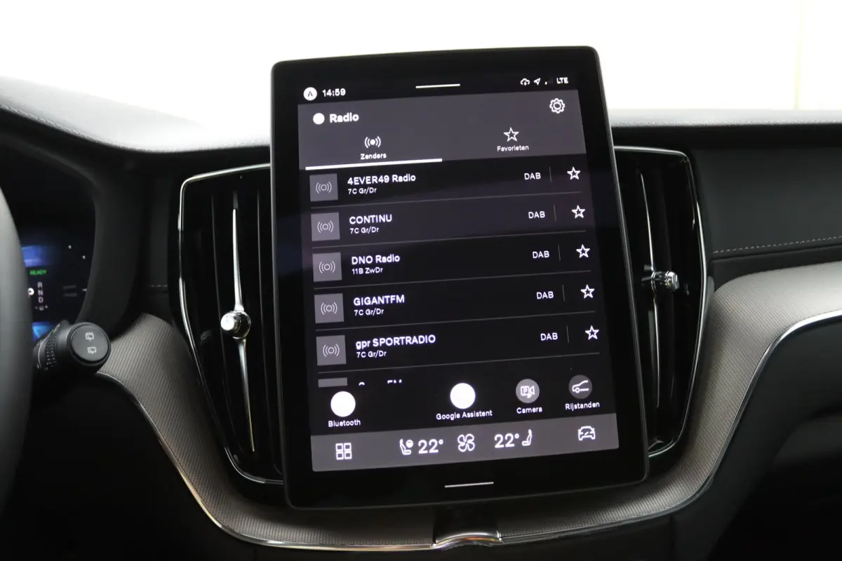 T6 AWD Ultra Black Edition | SoH 100% | Luchtvering | Trekhaak | Snel Beschikbaar | Harman/Kardon |