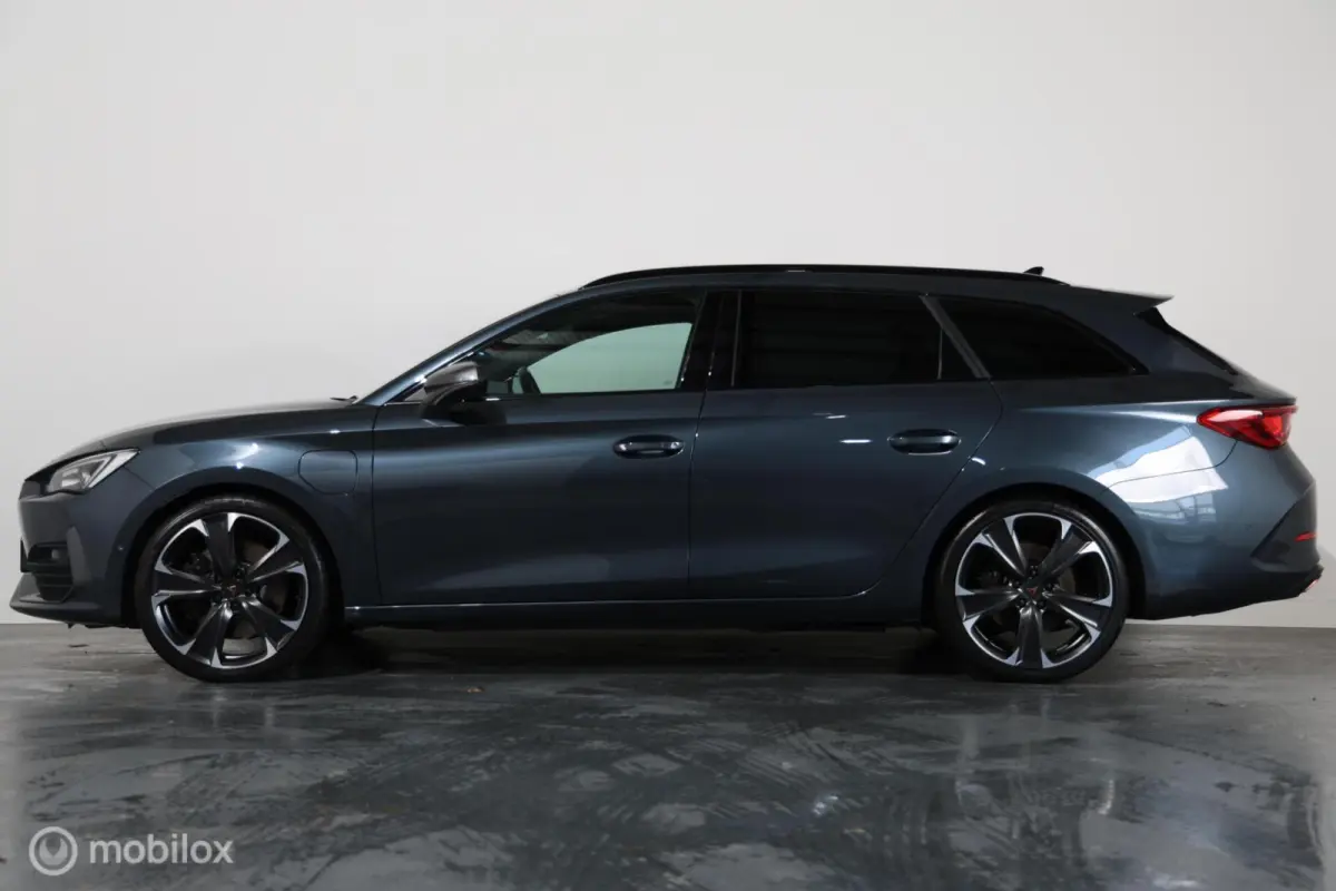 VZ 1.4 e-Hybrid Business - Trekhaak elektrisch - Carplay - Stuur/Stoelverwarming