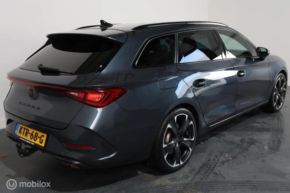 VZ 1.4 e-Hybrid Business - Trekhaak elektrisch - Carplay - Stuur/Stoelverwarming
