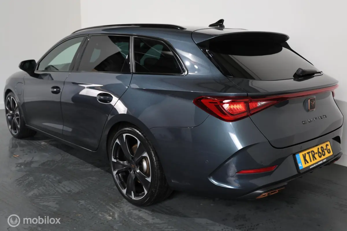 VZ 1.4 e-Hybrid Business - Trekhaak elektrisch - Carplay - Stuur/Stoelverwarming