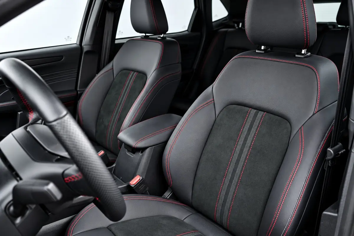 Plug-In Hybrid ST-Line X 243pk | Elekt. Wegklapbare Trekhaak | Adaptive Cruise | Dodehoek Detectie | Head-Up | Matrix-Led | Winterpack