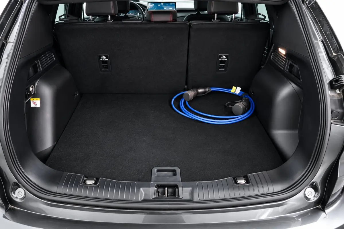 Plug-In Hybrid ST-Line X 243pk | Elekt. Wegklapbare Trekhaak | Adaptive Cruise | Dodehoek Detectie | Head-Up | Matrix-Led | Winterpack
