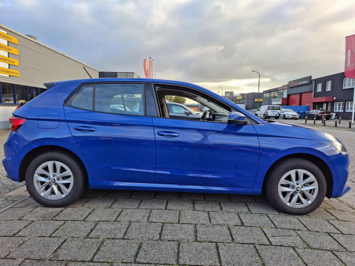 1.0 TSI Active Snelheidsbegr./Full LED/15inch LM/All Seasons/Origineel NL-auto 26.245km met NAP!