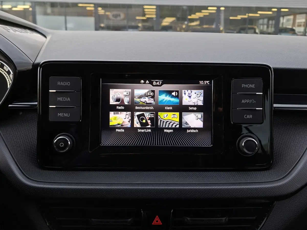 1.0 TSI Active Snelheidsbegr./Full LED/15inch LM/All Seasons/Origineel NL-auto 26.245km met NAP!
