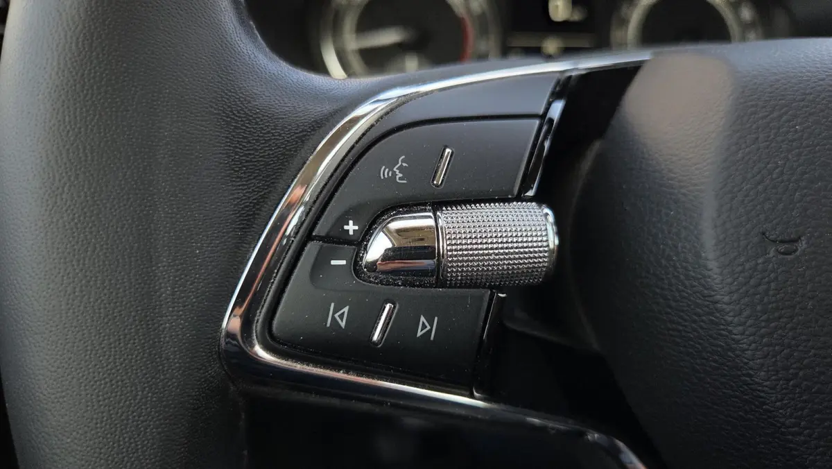 1.0 TSI Active Snelheidsbegr./Full LED/15inch LM/All Seasons/Origineel NL-auto 26.245km met NAP!