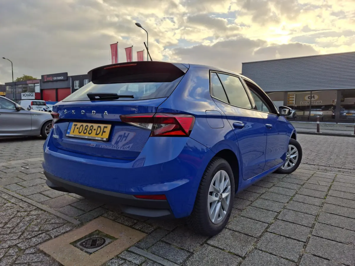 1.0 TSI Active Snelheidsbegr./Full LED/15inch LM/All Seasons/Origineel NL-auto 26.245km met NAP!