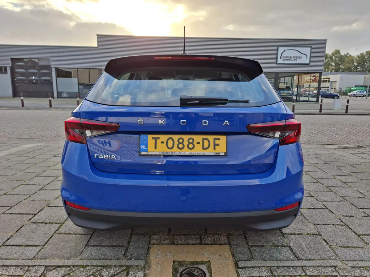 1.0 TSI Active Snelheidsbegr./Full LED/15inch LM/All Seasons/Origineel NL-auto 26.245km met NAP!
