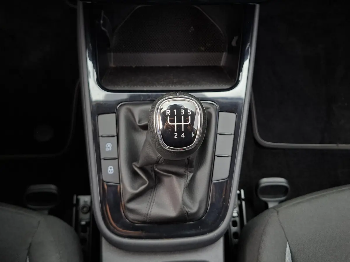 1.0 TSI Active Snelheidsbegr./Full LED/15inch LM/All Seasons/Origineel NL-auto 26.245km met NAP!