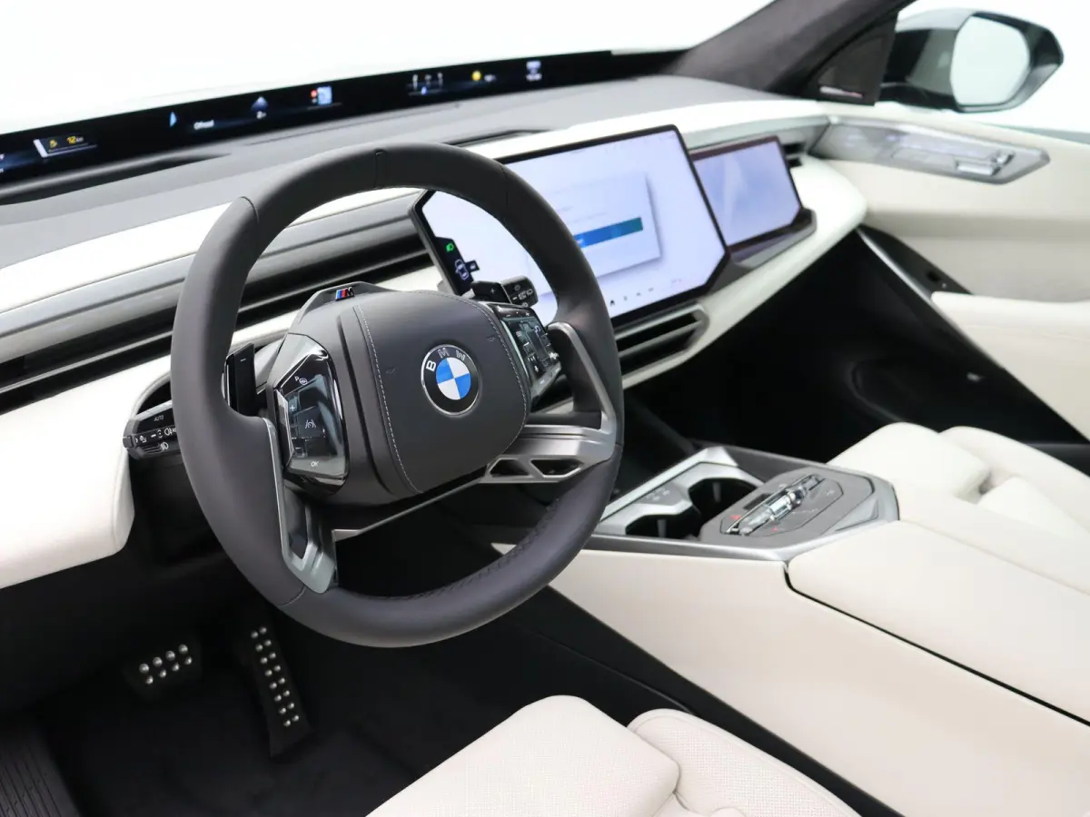 40 xDrive | M Sportpakket Pro | Trekhaak | Automatische deuren | Bowers & Wilkins | Passenger screen