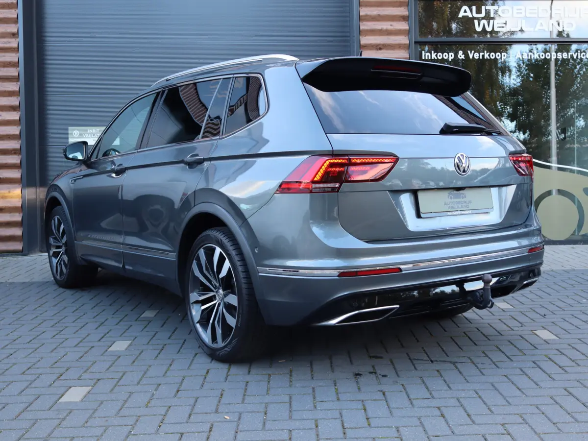 1.5 TSI Highline Business R NIEUWSTAAT I 1ste eig. I 5P I R-line I Keyless I Trekhaak 1800KG I 20" I Virtual I Camera I Leer I Sportonderstel I
