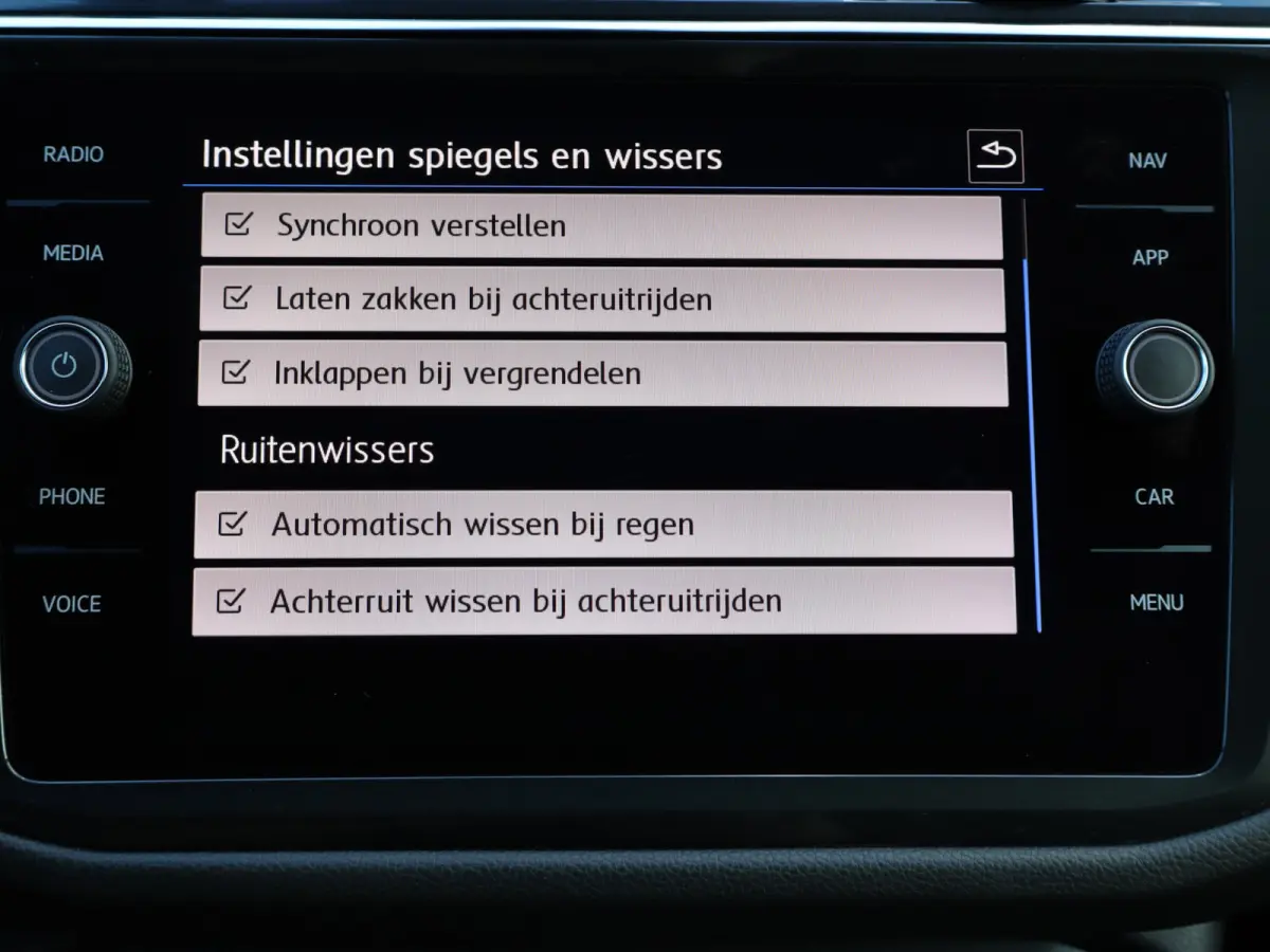 1.5 TSI Highline Business R NIEUWSTAAT I 1ste eig. I 5P I R-line I Keyless I Trekhaak 1800KG I 20" I Virtual I Camera I Leer I Sportonderstel I