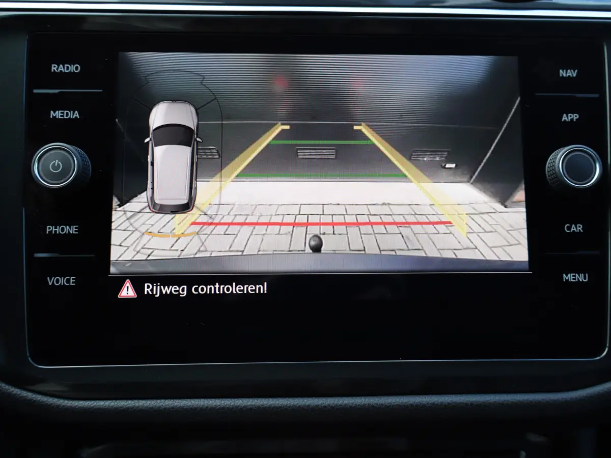 1.5 TSI Highline Business R NIEUWSTAAT I 1ste eig. I 5P I R-line I Keyless I Trekhaak 1800KG I 20" I Virtual I Camera I Leer I Sportonderstel I