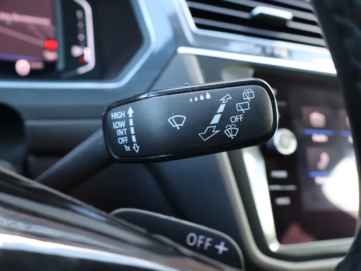 1.5 TSI Highline Business R NIEUWSTAAT I 1ste eig. I 5P I R-line I Keyless I Trekhaak 1800KG I 20" I Virtual I Camera I Leer I Sportonderstel I