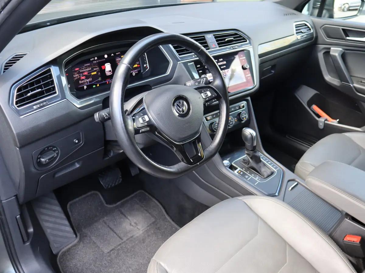1.5 TSI Highline Business R NIEUWSTAAT I 1ste eig. I 5P I R-line I Keyless I Trekhaak 1800KG I 20" I Virtual I Camera I Leer I Sportonderstel I