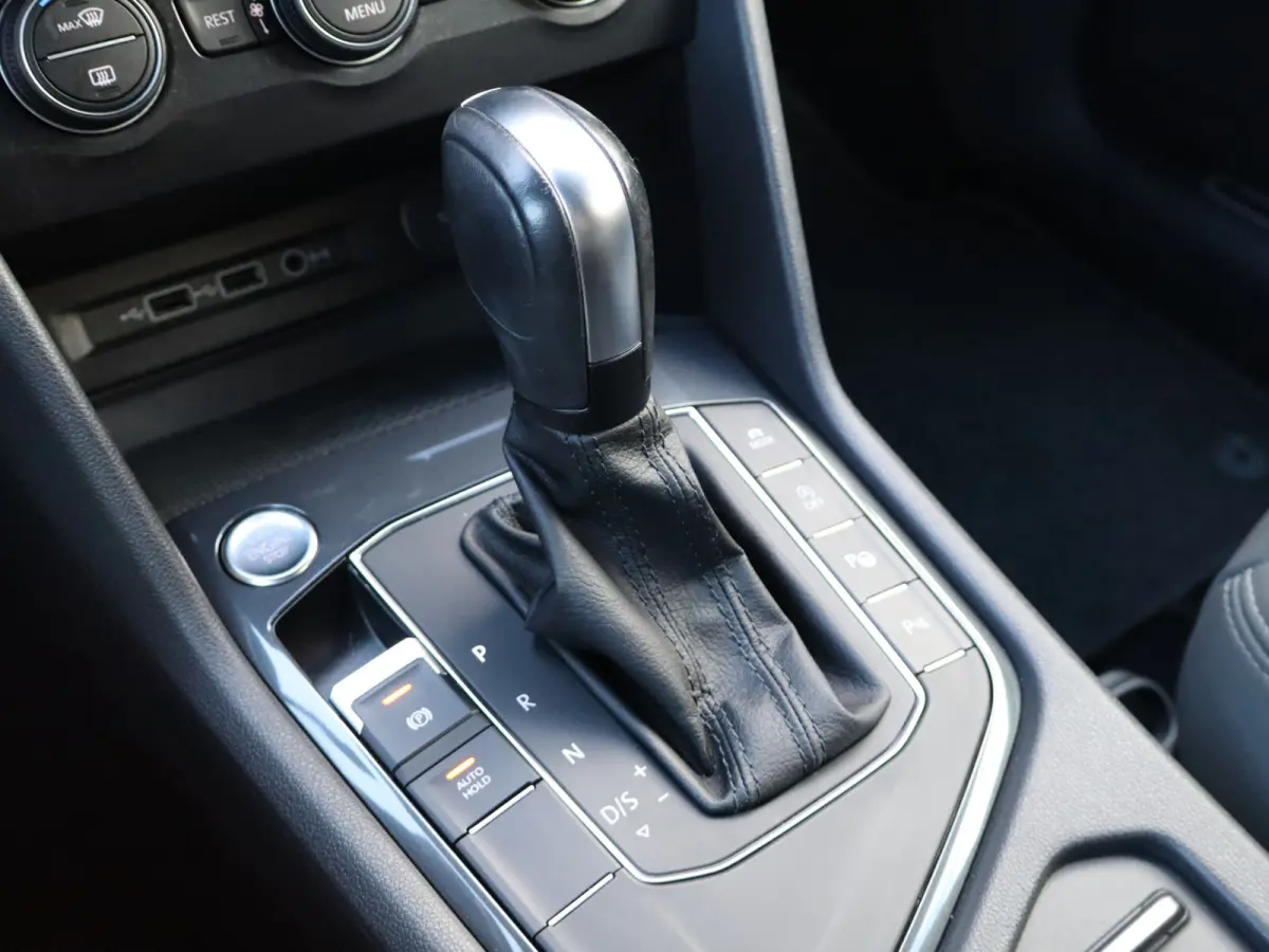 1.5 TSI Highline Business R NIEUWSTAAT I 1ste eig. I 5P I R-line I Keyless I Trekhaak 1800KG I 20" I Virtual I Camera I Leer I Sportonderstel I