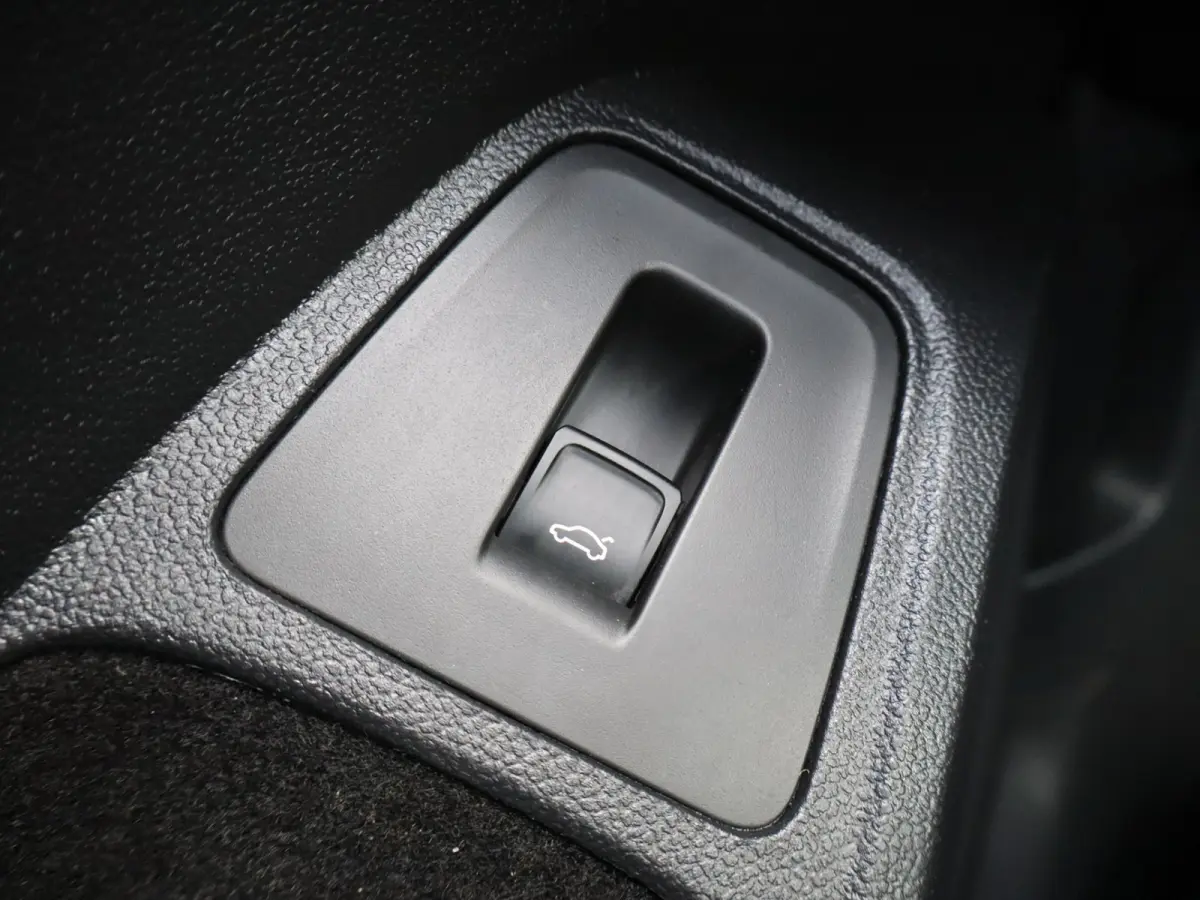 1.5 TSI Highline Business R NIEUWSTAAT I 1ste eig. I 5P I R-line I Keyless I Trekhaak 1800KG I 20" I Virtual I Camera I Leer I Sportonderstel I
