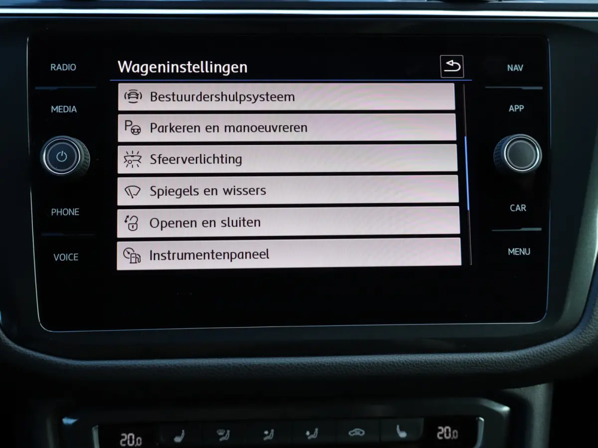 1.5 TSI Highline Business R NIEUWSTAAT I 1ste eig. I 5P I R-line I Keyless I Trekhaak 1800KG I 20" I Virtual I Camera I Leer I Sportonderstel I