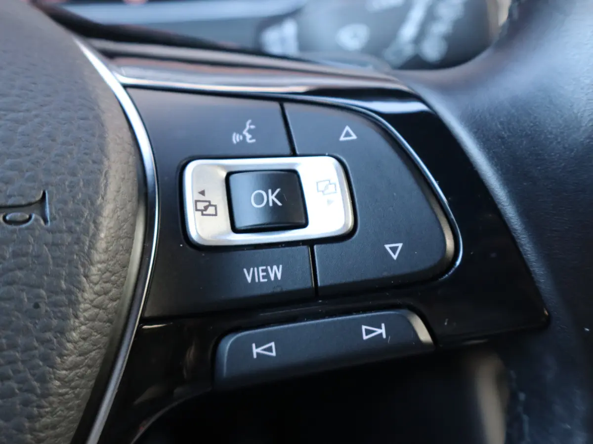 1.5 TSI Highline Business R NIEUWSTAAT I 1ste eig. I 5P I R-line I Keyless I Trekhaak 1800KG I 20" I Virtual I Camera I Leer I Sportonderstel I